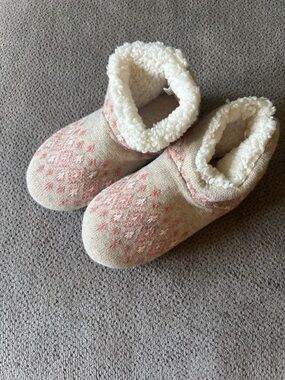 Muk Luks Cream and Pink Knit Sherpa-Lined Slipper Boots